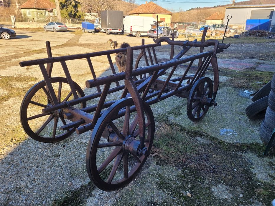 Caruța rustica originala ornament gradina pentru flori