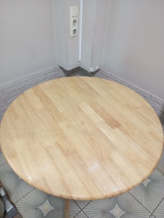 Продам деревянный круглый стол