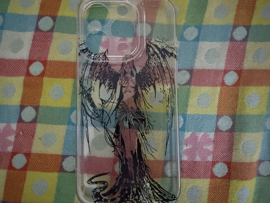 продаю прозрачный чехол на 15 про