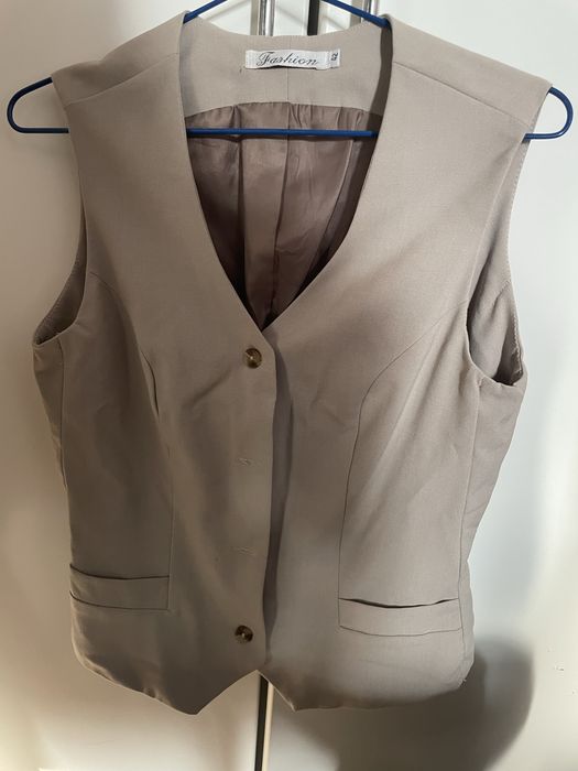 Бежевый пиджак 42