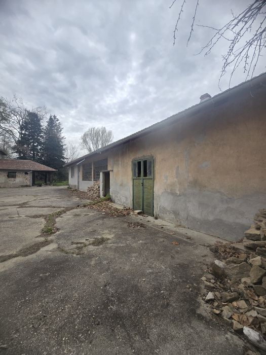 Дава се под наем Склад в Горна Оряховица - 400 кв.м за 2040 € - Снимка #5