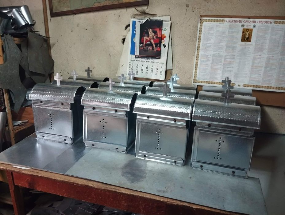 Felinare/cutii metalice/suport  lumanari pentru cimitir