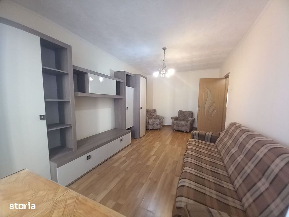 Oituz - in spate la Ursus, apartament 3 camere, etajul 2 !
