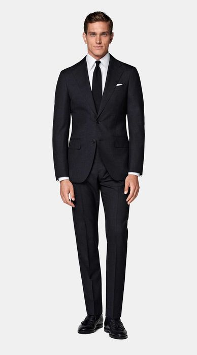 Costum de haine elegant,cambrat, nou cu eticheta