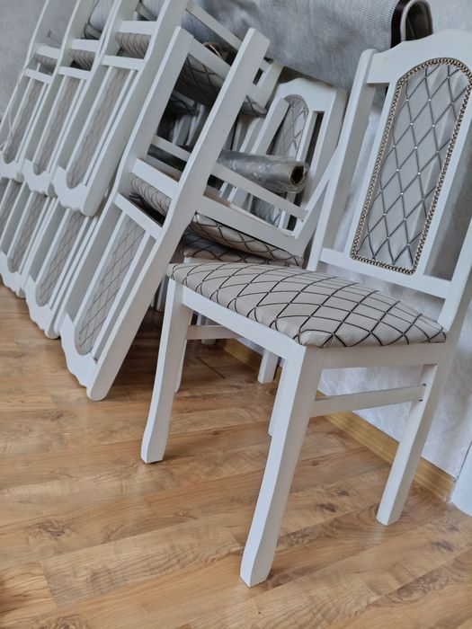 Стулья 12шт хорошом состояние.