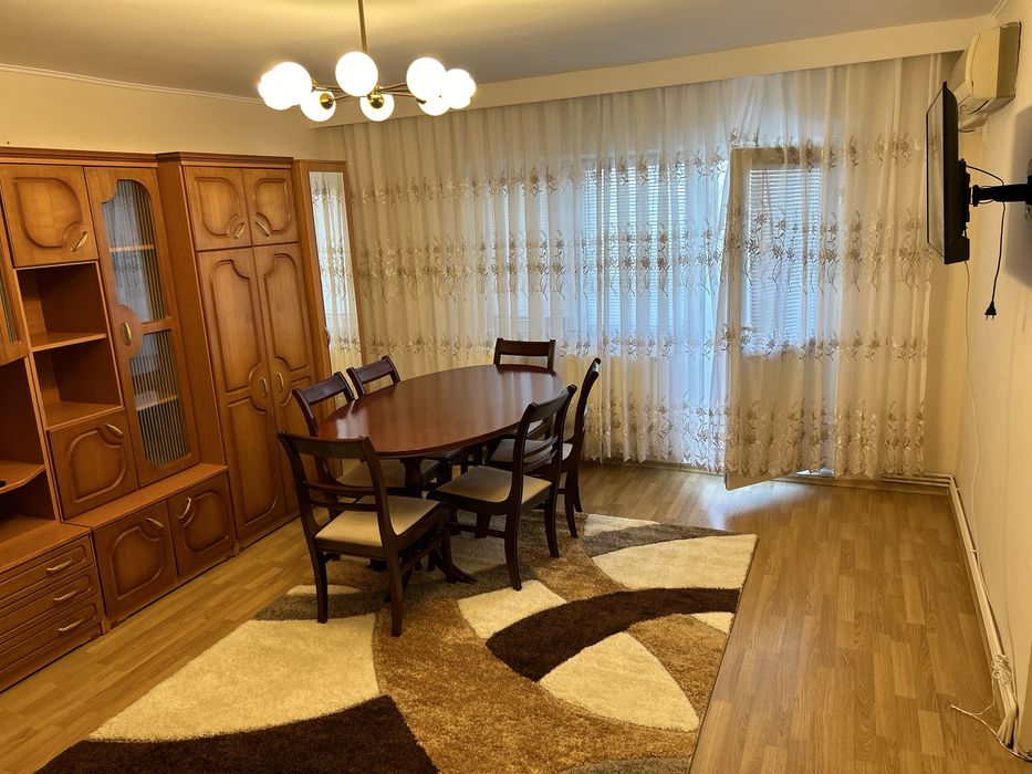 Inchiriez apartamen cu 1 camera decomandat