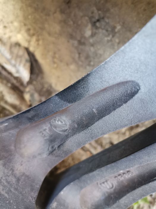 Алуминиеви джанти с гуми