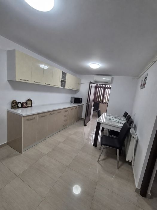 Apartament cu 3 camere