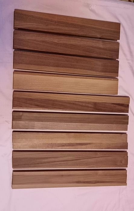 Bucati de lemn de nuc american