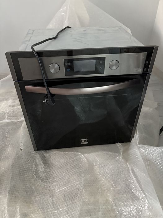 Духовка lg в идеальном состоянии