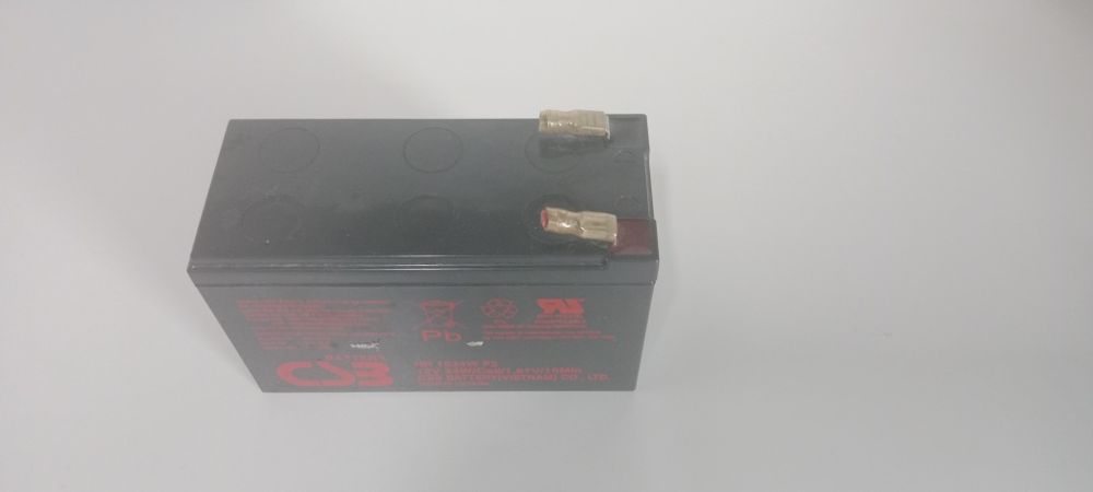 Аккумулятор 12v.