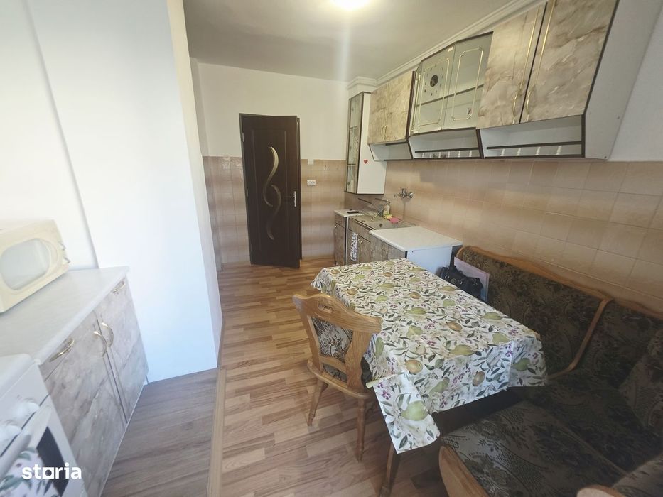Inchiriez 3 camere pet friendly cu parcare Centru Civic -Grivitei