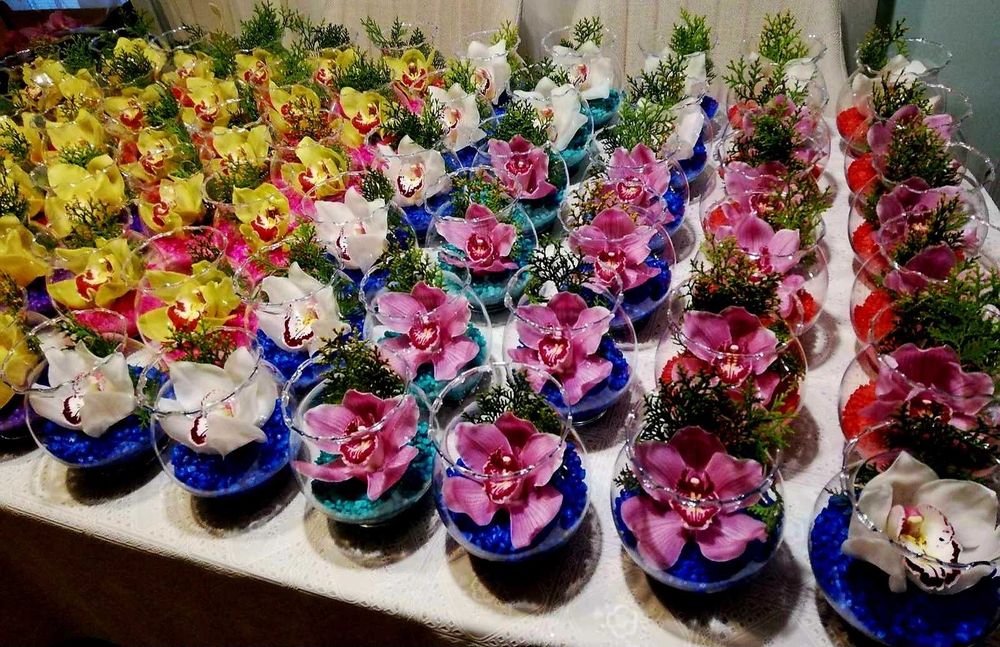 Орхидея или роза в стъклена ваза със специална декорация!!!