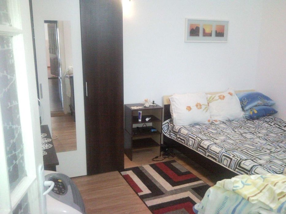 Vand casa curte Titu.
