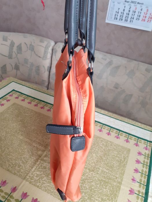 Сладка,оранжева дамска чанта