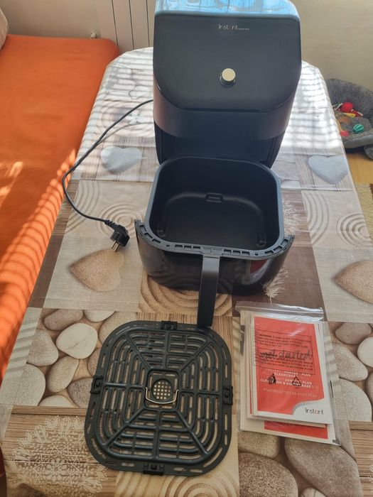 Instant Vortex PLUS ClearCook Air Fryer