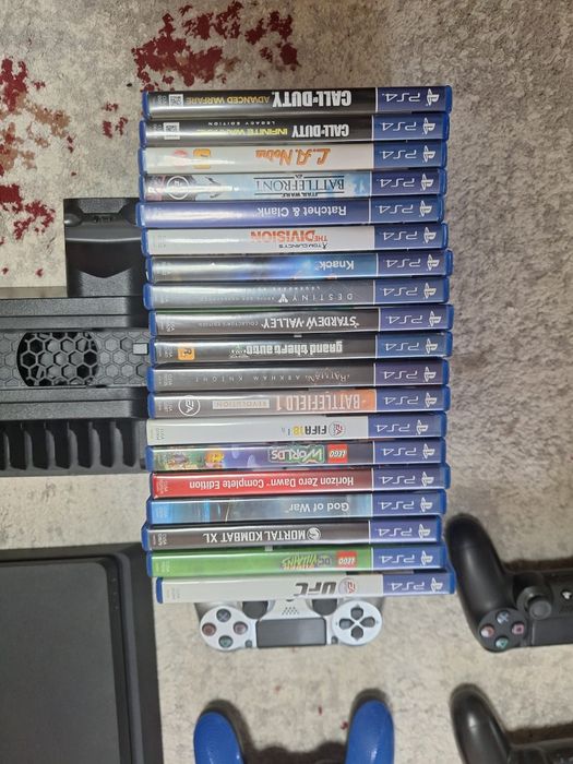 PlayStation 4 cu multe jocuri