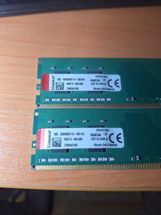 Vand 2 module RAM ( kit) Kingston , 4GB, DDR4, frecventa 2400 MHz.