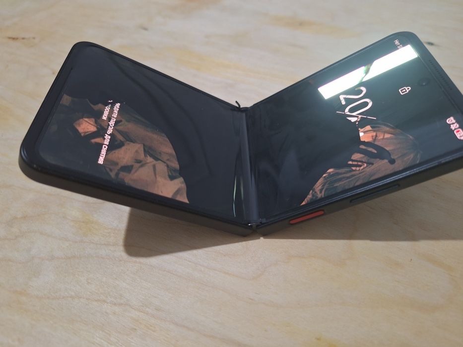 ZTE Nubia flip 5g