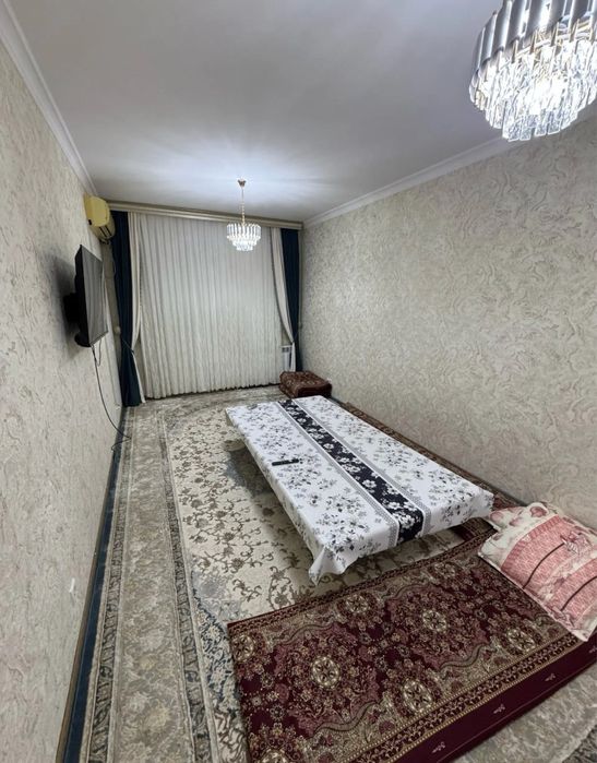 Сергили район  Янги Чоштепа метрони олдида кв сотилади 2 хона