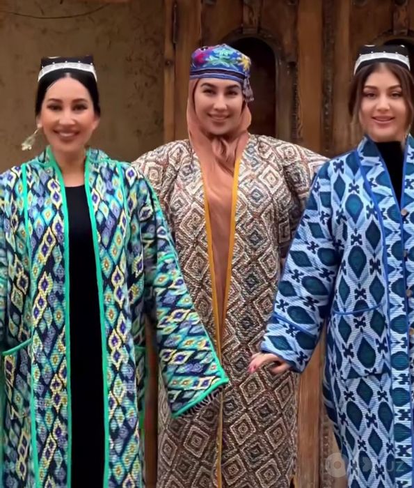 Ichi 100 % paxtalik ikki tomonlama kiyiladigan choponlar .