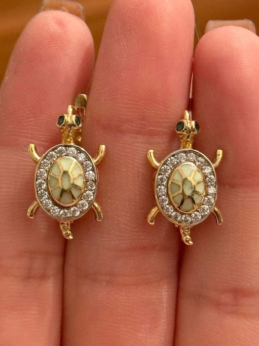 Золотые изделия 583,585  750  пробы