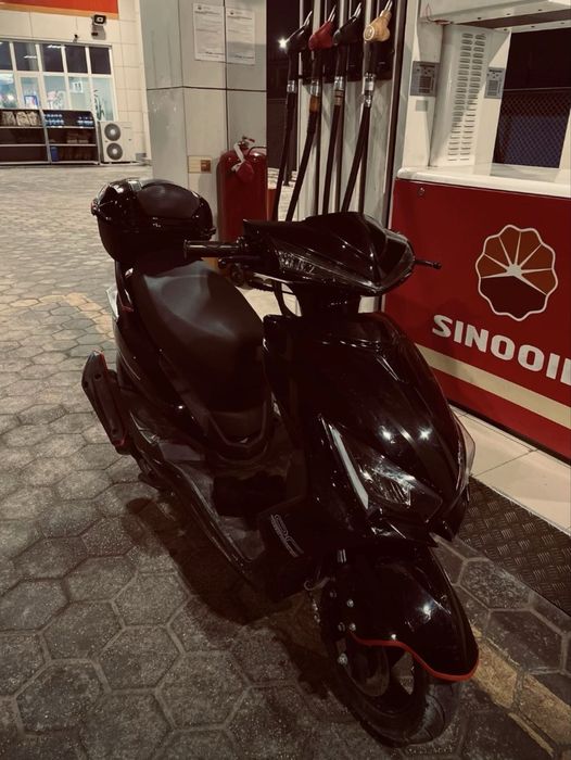 Мопед м8 про обмен на айфоны