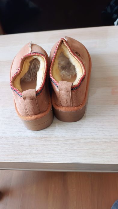 UGG de damă  mărimi 38 39. 40