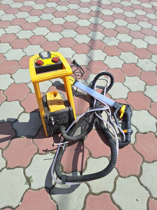 Vând Pompă de vopsit