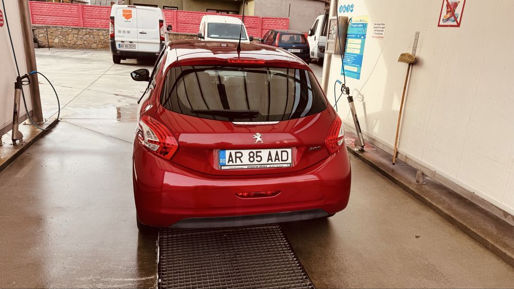 PEUGEOT 208, 2014 1.2 STYLE Puretech