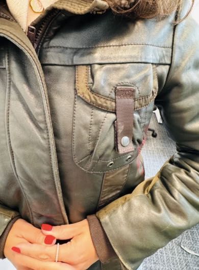 Geaca de piele superba, marimea S-M, culoare verde/kaki