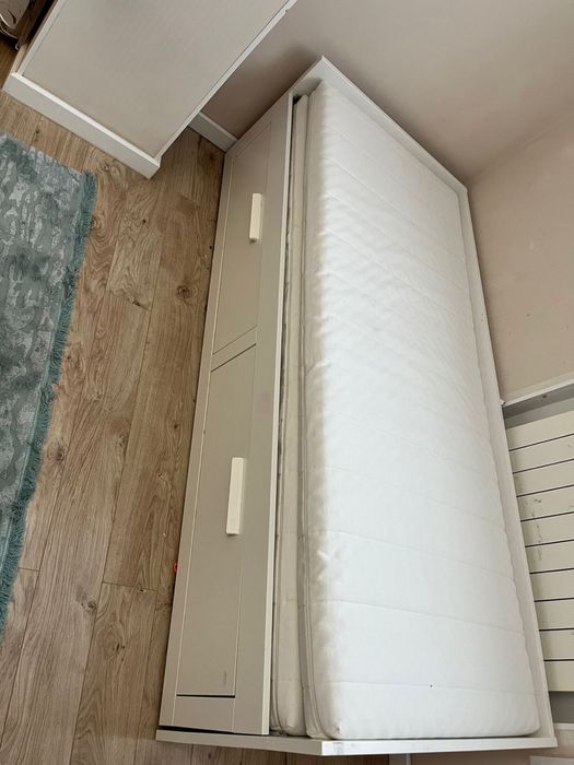 Продается кровать Икеа