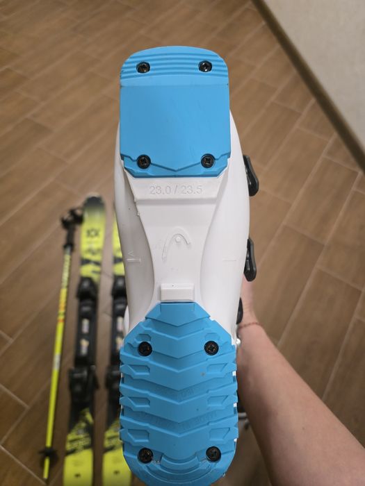 Лыжи в комплекте детские.