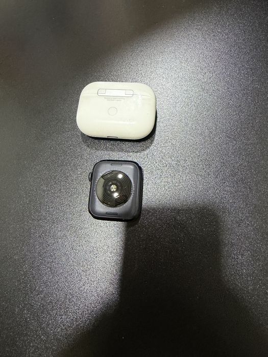 Apple Watch SE 2 44 mm + AirPods Pro 2 — оригинал