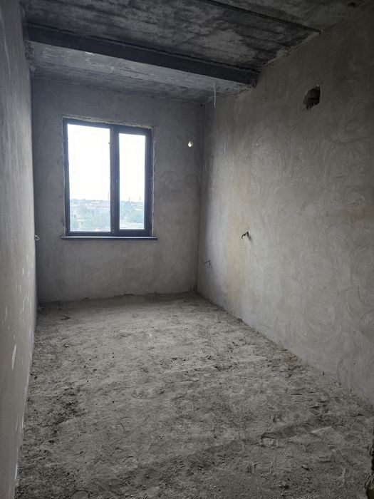 Шарк 1 бозорча. Янги курилган дом. 2 хоналик. 46 кв.метр. 5 этаж.