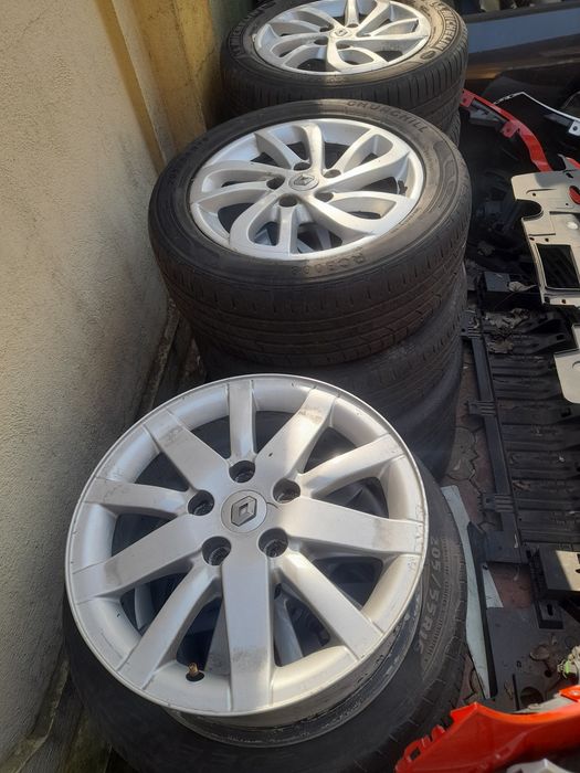 Megane 3  bara fata capota si alte piese