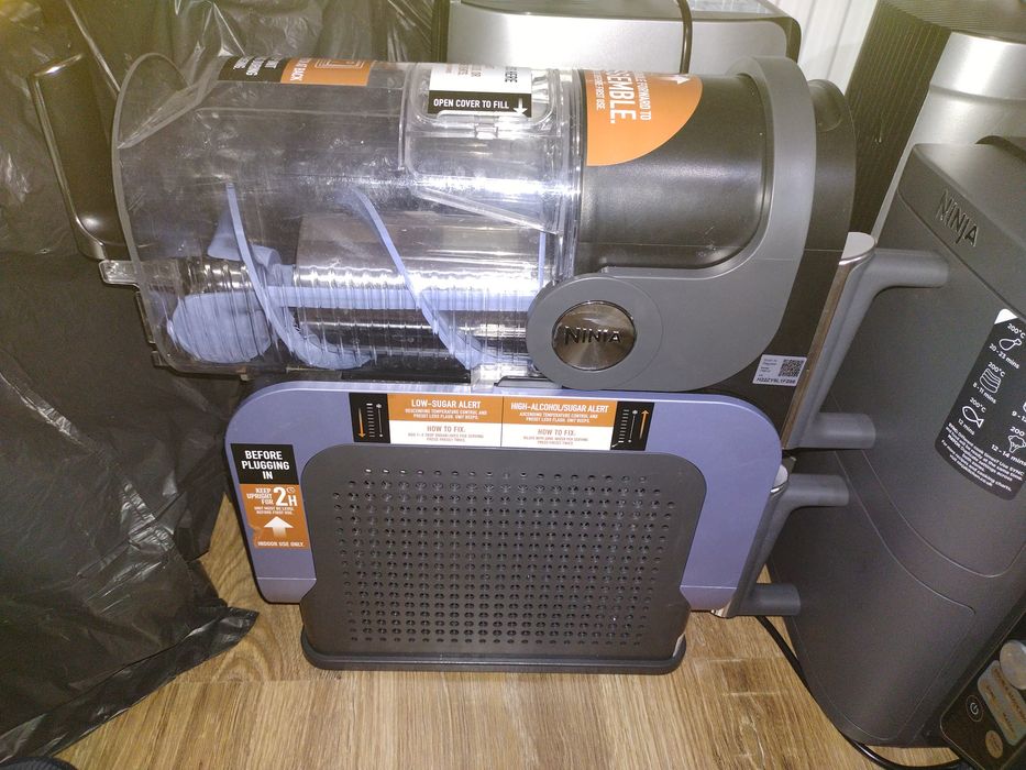 Aparat pt preparare slushi/ băuturi răcoritoare.