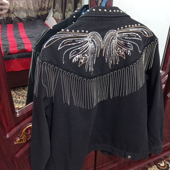 Jensi kostyum judda chiroyli modni