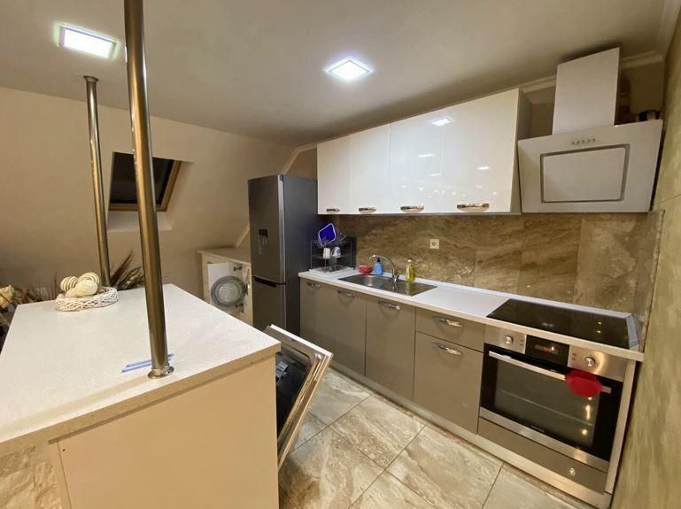 Дава се под наем Тристаен апартамент в Бургас, Сарафово - 120 кв.м за 997.05 € - Снимка #1