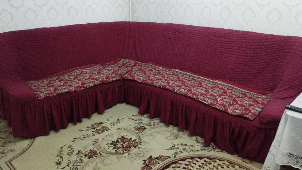 Продаётся диван в хорошем состоянии.