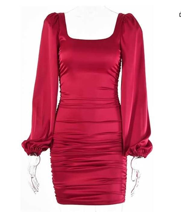 Къса червена рокля S-M