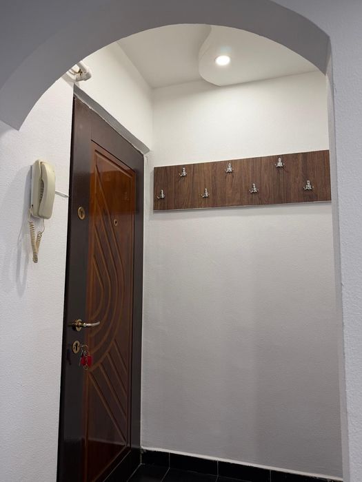 Închiriez Apartament renovat