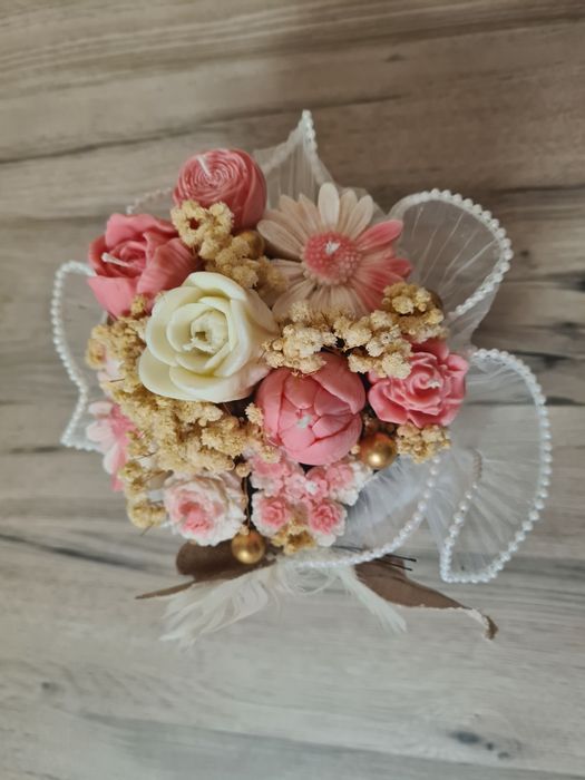 Букет от соеви свещи