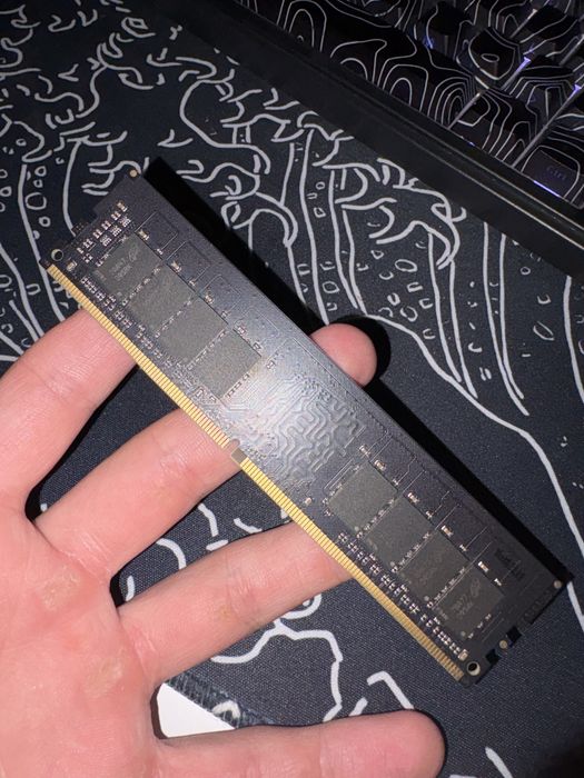 Озу DDR 4  1x16gb