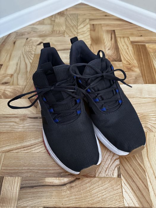 Маратонки Adidas и Puma