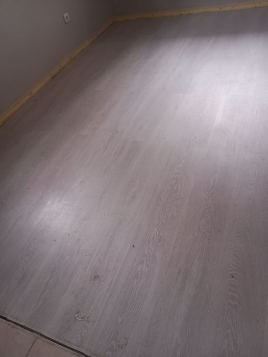 Ламинат сив 20кв