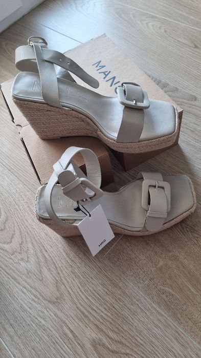Манго-сандали на платформа,модерни и удобни