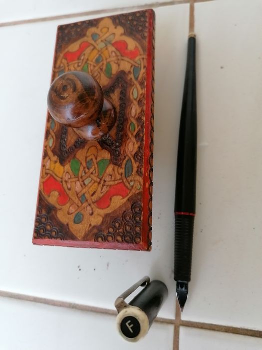 Пособия Пеликан и други писалки