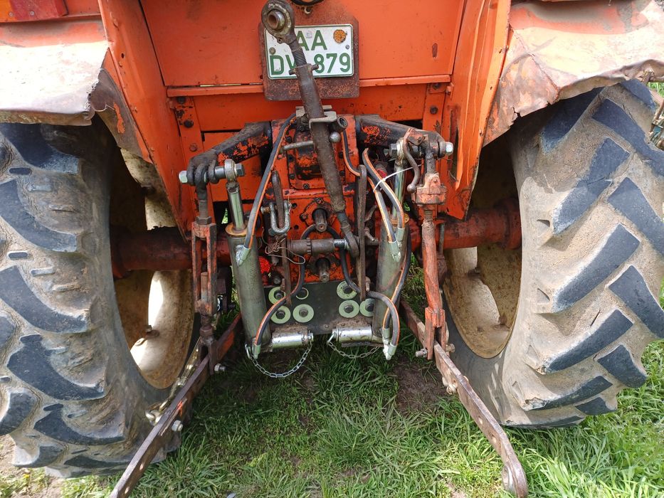 Vând tractor 65 cai