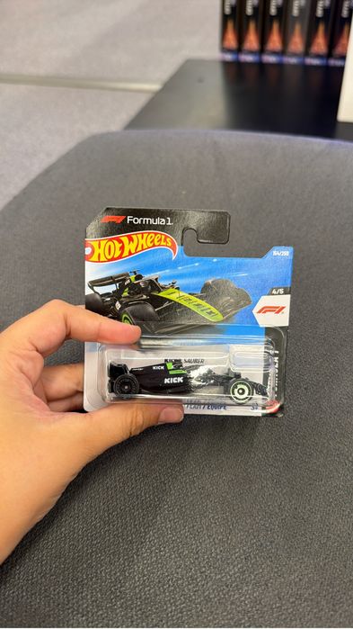 продам Hot Wheels Formula1 Sauber Team